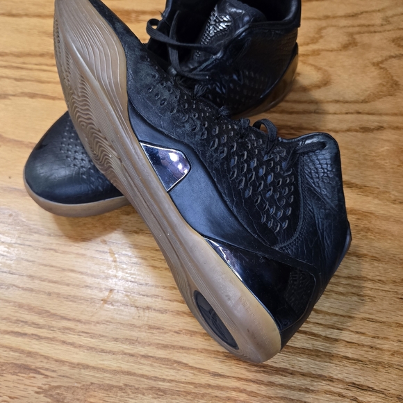 Nike Kobe 9 EXT QS Black Mid Snake Skin. - Picture 2 of 4
